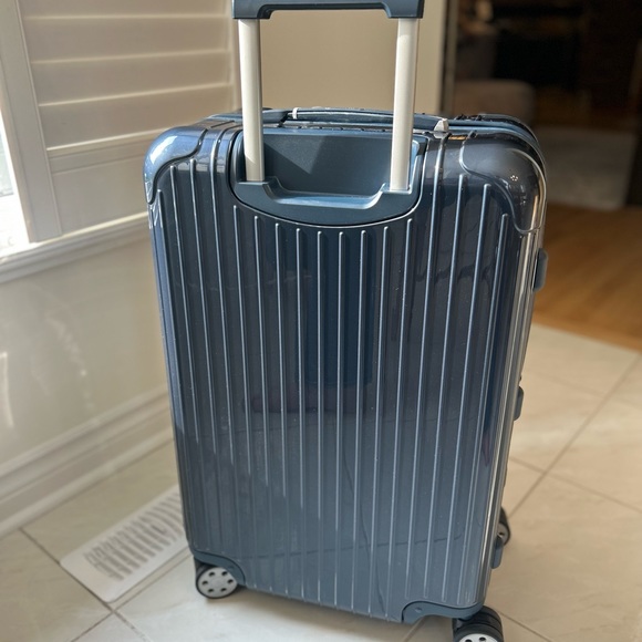 Brand new luxury Rimowa Salsa Deluxe suitcase in rare colour Yachting Blue - Picture 4 of 14